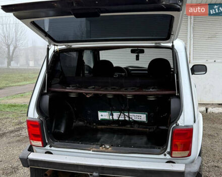 Белый ВАЗ 21214, объемом двигателя 1.7 л и пробегом 87 тыс. км за 6300 $, фото 4 на Automoto.ua