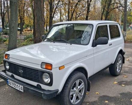 ВАЗ 21214 2012 в Харькове на Automoto.ua Белый ВАЗ 21214, объемом двигателя 1.7 л и пробегом 120 тыс. км за 5600 $, фото 2 на Automoto.ua