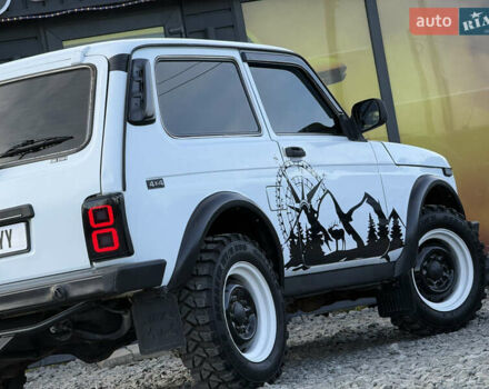 Белый ВАЗ 21214, объемом двигателя 1.7 л и пробегом 113 тыс. км за 4999 $, фото 24 на Automoto.ua