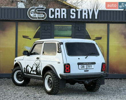 Белый ВАЗ 21214, объемом двигателя 1.7 л и пробегом 113 тыс. км за 4999 $, фото 2 на Automoto.ua