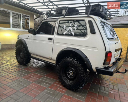 Белый ВАЗ 21214, объемом двигателя 1.7 л и пробегом 110 тыс. км за 6000 $, фото 3 на Automoto.ua