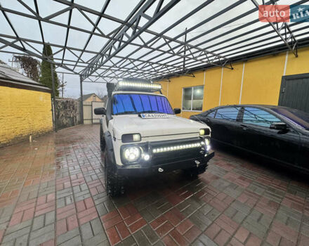 Белый ВАЗ 21214, объемом двигателя 1.7 л и пробегом 110 тыс. км за 6000 $, фото 6 на Automoto.ua