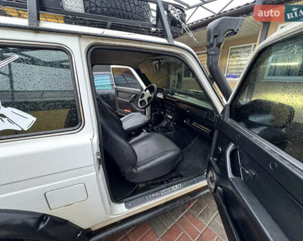 Белый ВАЗ 21214, объемом двигателя 1.7 л и пробегом 110 тыс. км за 6000 $, фото 8 на Automoto.ua