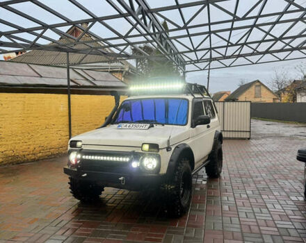 Белый ВАЗ 21214, объемом двигателя 1.7 л и пробегом 110 тыс. км за 6000 $, фото 2 на Automoto.ua