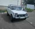 Белый ВАЗ 21214, объемом двигателя 1 л и пробегом 195 тыс. км за 4000 $, фото 1 на Automoto.ua