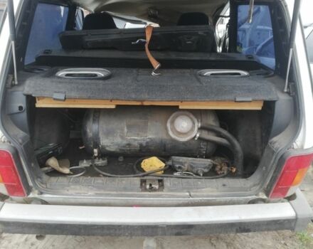 Белый ВАЗ 21214, объемом двигателя 1.7 л и пробегом 120 тыс. км за 1600 $, фото 4 на Automoto.ua