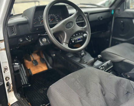 Білий ВАЗ 21214, об'ємом двигуна 1.7 л та пробігом 98 тис. км за 4500 $, фото 12 на Automoto.ua