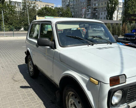 Белый ВАЗ 21214, объемом двигателя 1.69 л и пробегом 180 тыс. км за 4000 $, фото 2 на Automoto.ua