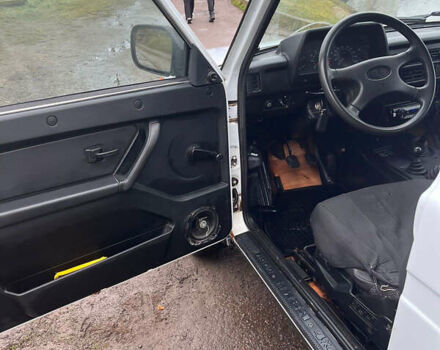 Білий ВАЗ 21214, об'ємом двигуна 1.7 л та пробігом 98 тис. км за 4500 $, фото 11 на Automoto.ua