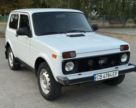 Белый ВАЗ 21214, объемом двигателя 1.7 л и пробегом 200 тыс. км за 3900 $, фото 1 на Automoto.ua