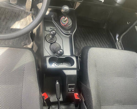 Білий ВАЗ 21214, об'ємом двигуна 1.7 л та пробігом 23 тис. км за 9500 $, фото 4 на Automoto.ua