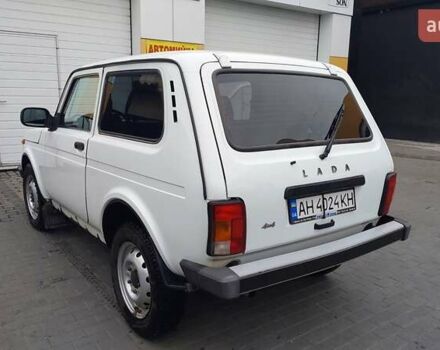 Белый ВАЗ 21214, объемом двигателя 1.69 л и пробегом 74 тыс. км за 5900 $, фото 3 на Automoto.ua