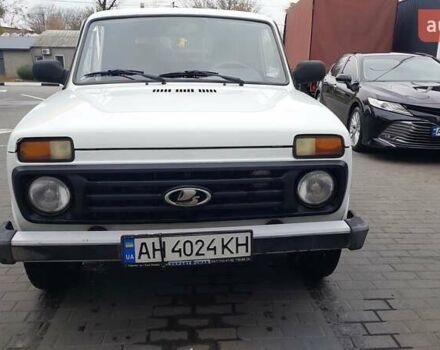 Белый ВАЗ 21214, объемом двигателя 1.69 л и пробегом 74 тыс. км за 5900 $, фото 2 на Automoto.ua
