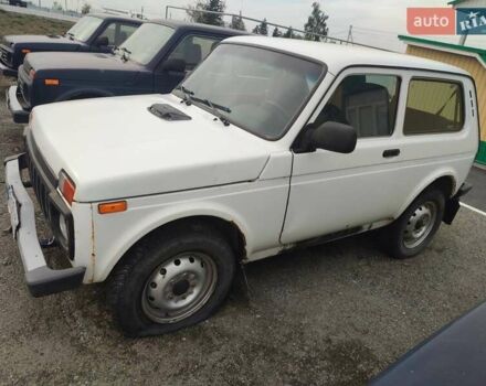 Білий ВАЗ 21214, об'ємом двигуна 1.7 л та пробігом 300 тис. км за 2421 $, фото 2 на Automoto.ua