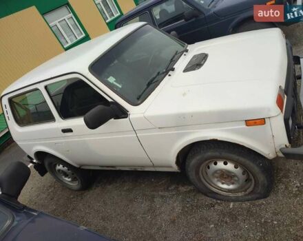 Білий ВАЗ 21214, об'ємом двигуна 1.7 л та пробігом 300 тис. км за 2421 $, фото 3 на Automoto.ua