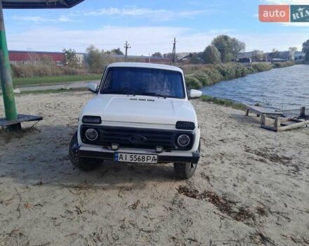 Белый ВАЗ 21214, объемом двигателя 1.7 л и пробегом 55 тыс. км за 2600 $, фото 1 на Automoto.ua