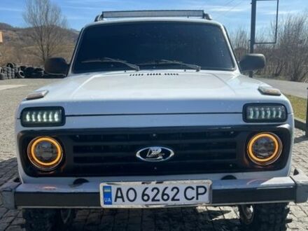 Білий ВАЗ 21214, об'ємом двигуна 1.7 л та пробігом 118 тис. км за 5600 $, фото 1 на Automoto.ua