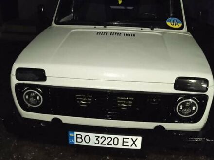 Белый ВАЗ 21214, объемом двигателя 1.7 л и пробегом 280 тыс. км за 2700 $, фото 1 на Automoto.ua