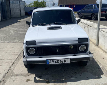 Белый ВАЗ 21214, объемом двигателя 1.7 л и пробегом 108 тыс. км за 5400 $, фото 1 на Automoto.ua