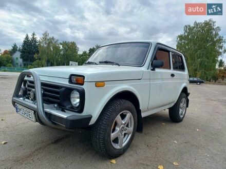 Белый ВАЗ 21214, объемом двигателя 1.7 л и пробегом 100 тыс. км за 6500 $, фото 1 на Automoto.ua