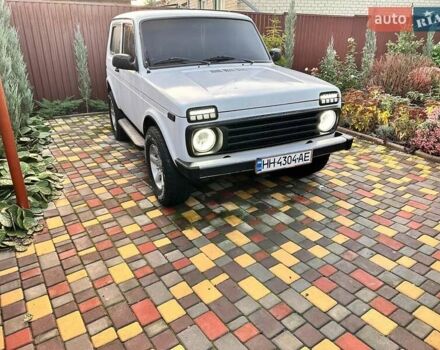 Белый ВАЗ 21214, объемом двигателя 1.69 л и пробегом 270 тыс. км за 3450 $, фото 1 на Automoto.ua