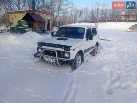 Белый ВАЗ 21214, объемом двигателя 1.7 л и пробегом 129 тыс. км за 3000 $, фото 1 на Automoto.ua
