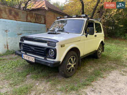 Белый ВАЗ 21214, объемом двигателя 1.7 л и пробегом 263 тыс. км за 3700 $, фото 1 на Automoto.ua