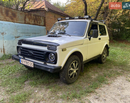 Белый ВАЗ 21214, объемом двигателя 1.7 л и пробегом 263 тыс. км за 3700 $, фото 1 на Automoto.ua
