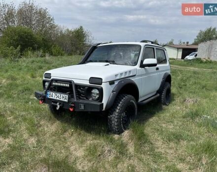Білий ВАЗ 21214, об'ємом двигуна 1.9 л та пробігом 38 тис. км за 7777 $, фото 1 на Automoto.ua