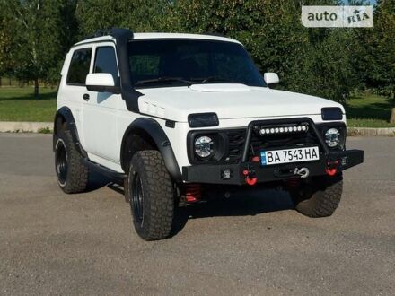 ВАЗ 21214 2008 у Александрие на Automoto.ua Білий ВАЗ 21214, об'ємом двигуна 1.9 л та пробігом 2 тис. км за 7700 $, фото 1 на Automoto.ua