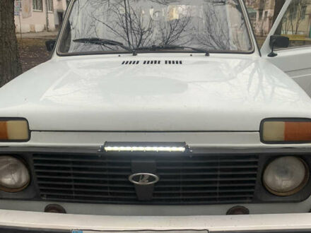 Білий ВАЗ 21214, об'ємом двигуна 1.69 л та пробігом 130 тис. км за 3200 $, фото 1 на Automoto.ua