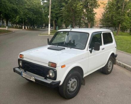 Белый ВАЗ 21214, объемом двигателя 1.69 л и пробегом 170 тыс. км за 3500 $, фото 1 на Automoto.ua