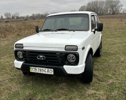 Білий ВАЗ 21214, об'ємом двигуна 1.7 л та пробігом 145 тис. км за 3700 $, фото 1 на Automoto.ua