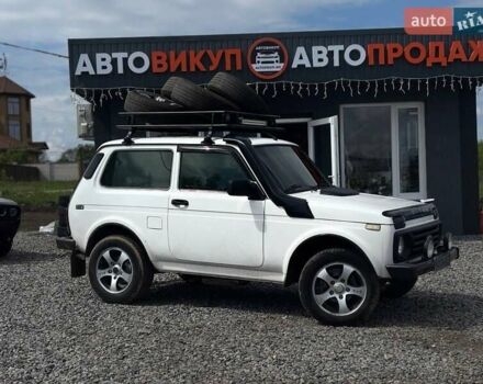Белый ВАЗ 21214, объемом двигателя 1.69 л и пробегом 180 тыс. км за 4500 $, фото 1 на Automoto.ua