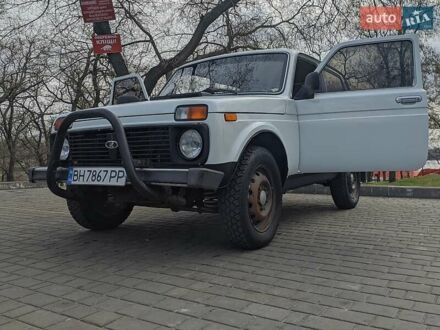 ВАЗ 21214 2011 в Измаиле на Automoto.ua Белый ВАЗ 21214, объемом двигателя 1.7 л и пробегом 200 тыс. км за 3300 $, фото 1 на Automoto.ua