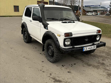 Белый ВАЗ 21214, объемом двигателя 1.7 л и пробегом 250 тыс. км за 4200 $, фото 1 на Automoto.ua