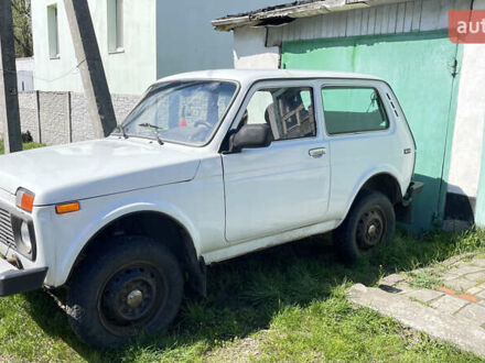 Білий ВАЗ 21214, об'ємом двигуна 1.7 л та пробігом 295 тис. км за 3200 $, фото 1 на Automoto.ua