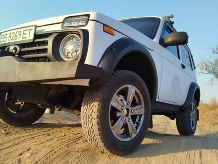 ВАЗ 21214 2012 у Краматорске на Automoto.ua Білий ВАЗ 21214, об'ємом двигуна 1.69 л та пробігом 105 тис. км за 5500 $, фото 1 на Automoto.ua