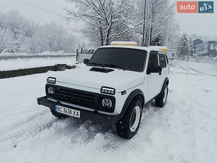 Белый ВАЗ 21214, объемом двигателя 1.69 л и пробегом 113 тыс. км за 4999 $, фото 1 на Automoto.ua