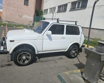 Білий ВАЗ 21214, об'ємом двигуна 2 л та пробігом 198 тис. км за 3000 $, фото 1 на Automoto.ua