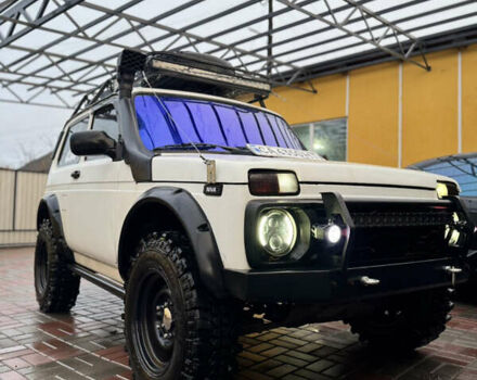 Белый ВАЗ 21214, объемом двигателя 1.7 л и пробегом 110 тыс. км за 6000 $, фото 1 на Automoto.ua