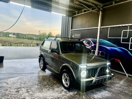 Белый ВАЗ 21214, объемом двигателя 1.7 л и пробегом 200 тыс. км за 4500 $, фото 1 на Automoto.ua