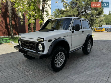 ВАЗ 21214 2014 у Дніпро (Дніпропетровську) на Automoto.ua Білий ВАЗ 21214, об'ємом двигуна 1.7 л та пробігом 92 тис. км за 5700 $, фото 1 на Automoto.ua