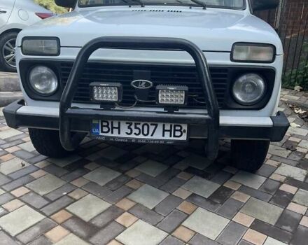 Білий ВАЗ 21214, об'ємом двигуна 1.69 л та пробігом 75 тис. км за 6800 $, фото 1 на Automoto.ua