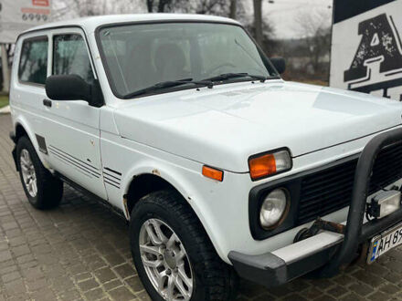 Білий ВАЗ 21214, об'ємом двигуна 1.7 л та пробігом 98 тис. км за 4500 $, фото 1 на Automoto.ua