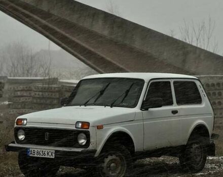 Белый ВАЗ 21214, объемом двигателя 1.7 л и пробегом 300 тыс. км за 3099 $, фото 1 на Automoto.ua