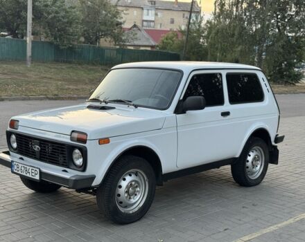 Белый ВАЗ 21214, объемом двигателя 1.7 л и пробегом 200 тыс. км за 3900 $, фото 1 на Automoto.ua