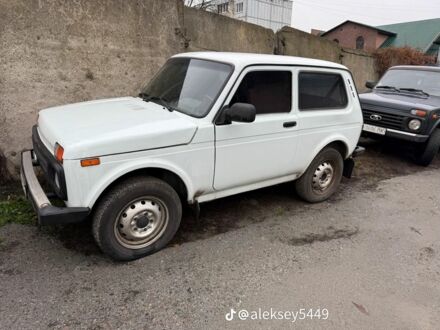 Белый ВАЗ 21214, объемом двигателя 1.7 л и пробегом 180 тыс. км за 3500 $, фото 1 на Automoto.ua