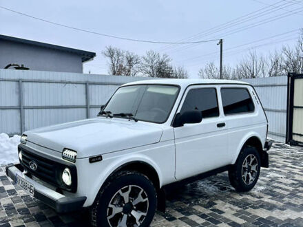 Белый ВАЗ 21214, объемом двигателя 1.7 л и пробегом 24 тыс. км за 9800 $, фото 1 на Automoto.ua