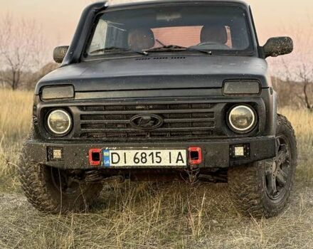 Чорний ВАЗ 21214, об'ємом двигуна 1.69 л та пробігом 240 тис. км за 3999 $, фото 1 на Automoto.ua